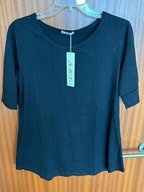 Black Short Sleeve Scoop Neck Top